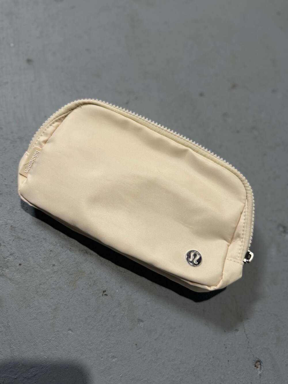 Lululemon Everywhere Belt Bag 1L in Cream